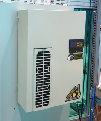 Điều hòa tủ điện 89 Điều hòa tủ điện z2499629789247 576df05a83b0d3c1a2aa754bea9fe561