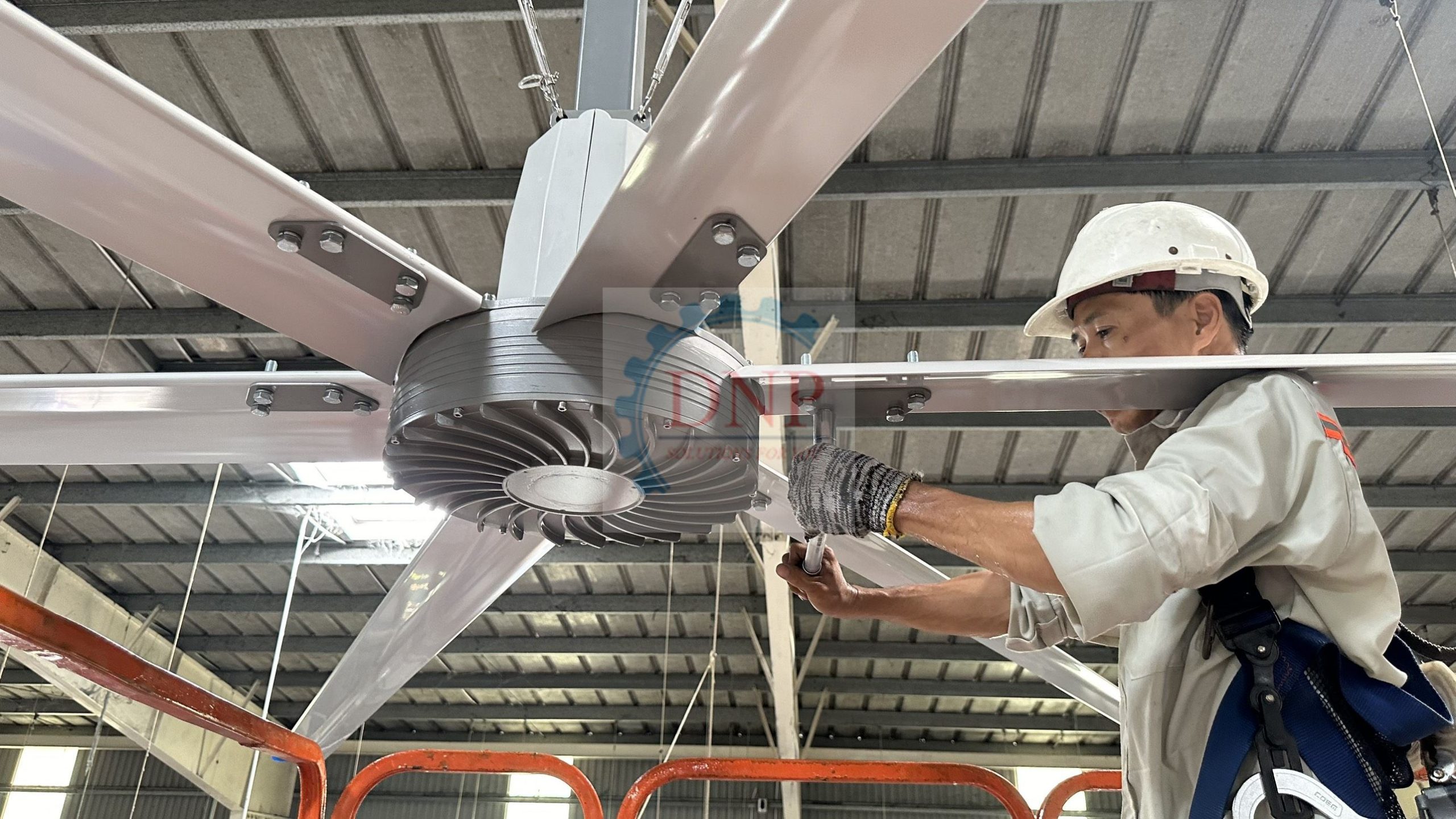 Quạt trần công nghiệp sải cánh 7.3m z5341671590509 78c2282ec97c2ee31acb8173fc68b981 result scaled