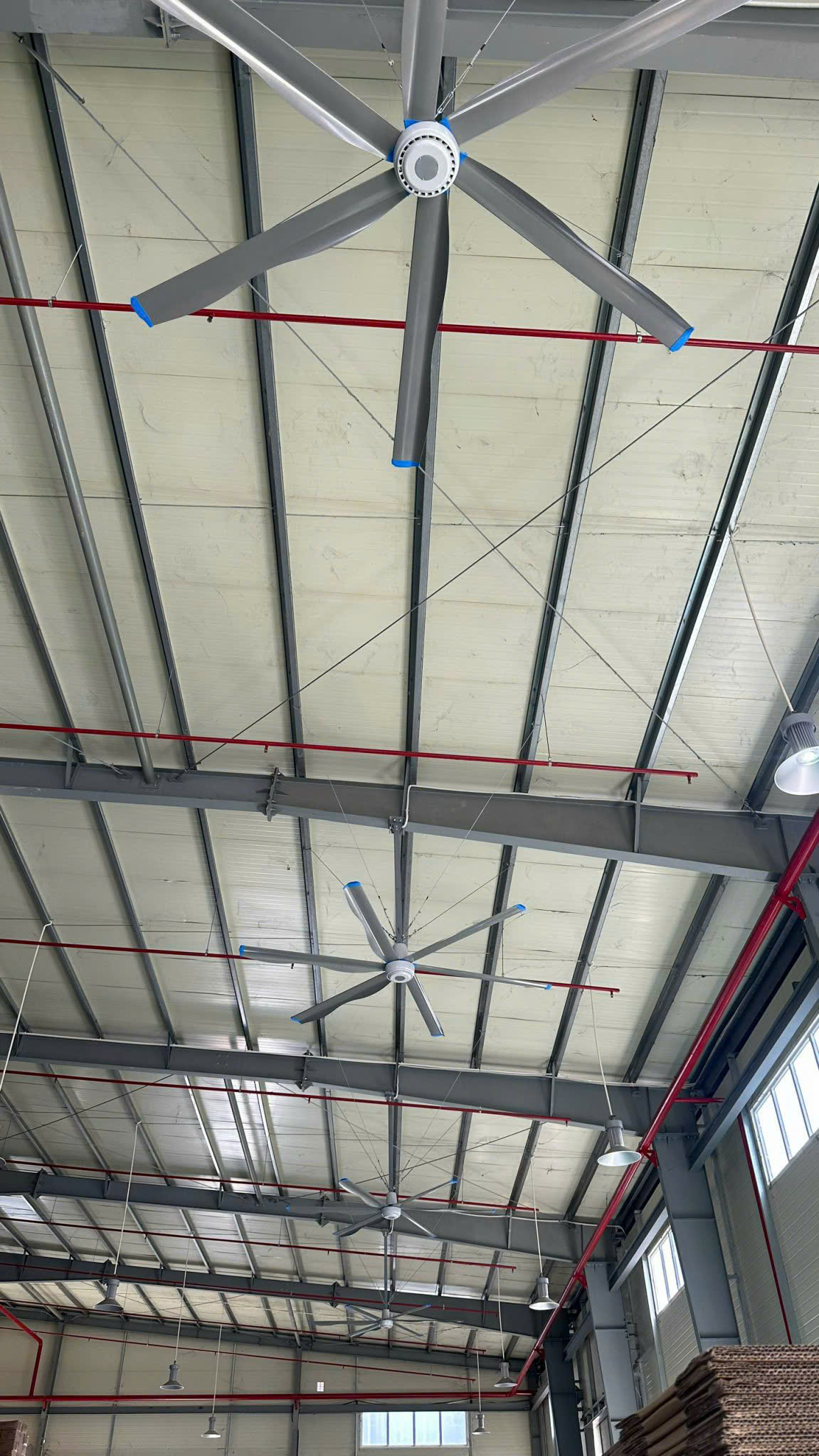 Quạt trần công nghiệp sải cánh 7.3m 3 Quạt trần công nghiệp sải cánh 7.3m - Ảnh 3
